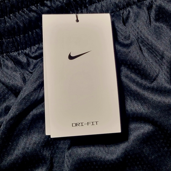 Nike Dri-Fit Basketball Shorts (2 of 2) - Picture 8 of 9